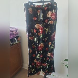 NWT Rose Print Wide Leg Pant
